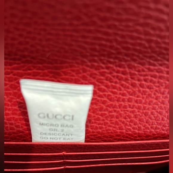 Gucci ❤️AUTHENTIC large red leather wallet like new - Picture 7 of 16